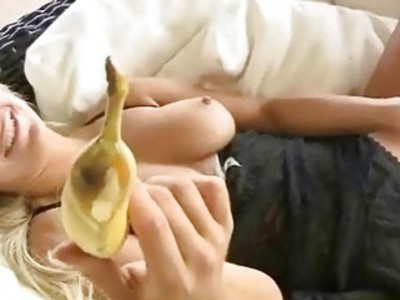 Curvy blondeie stuffs a cucumber in her snatch